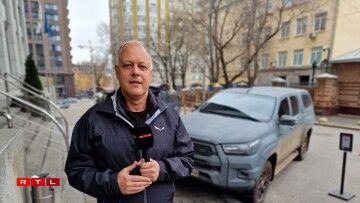 Jeannot Ries alongside Arnaud Serexhe in Ukraine.