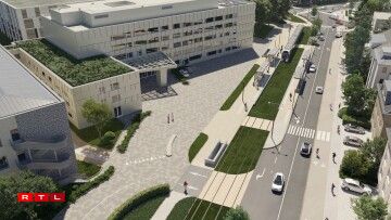 The tram stop in front of the CHL, on the route d'Arlon.