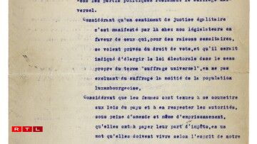 The petition advocating women's right to vote submitted to the Chamber of Deputies in 1918, undersigned by significant female campaigners.