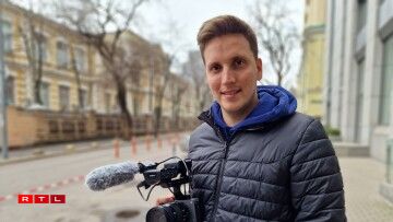 Jeannot Ries alongside Arnaud Serexhe in Ukraine.