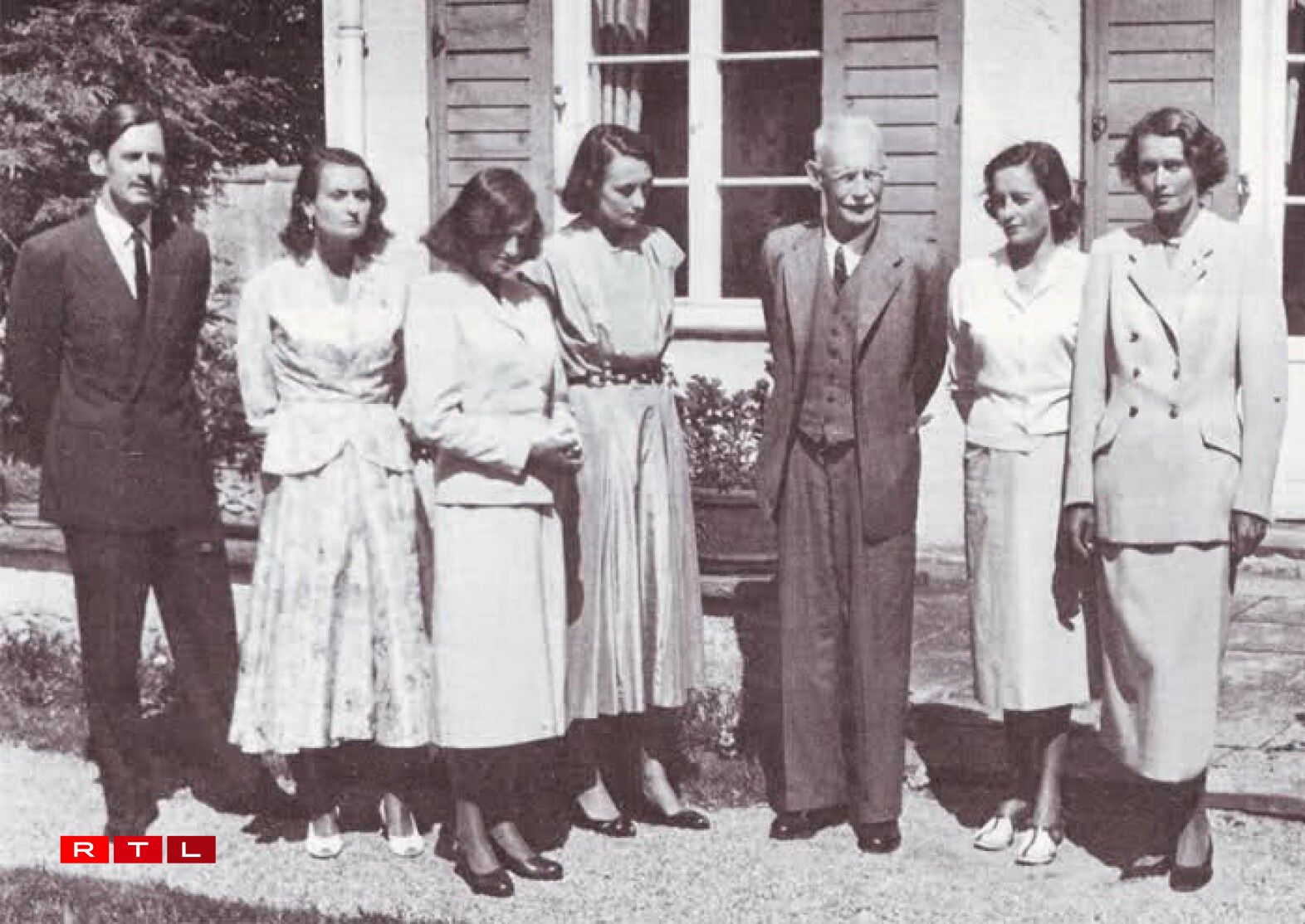 Crown Prince Rupprecht and his six children.