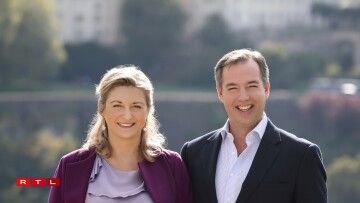 Fir déi besonnesch Occasioun huet den Haff e Mëttwoch nei Fotoen vun der Koppel publizéiert.