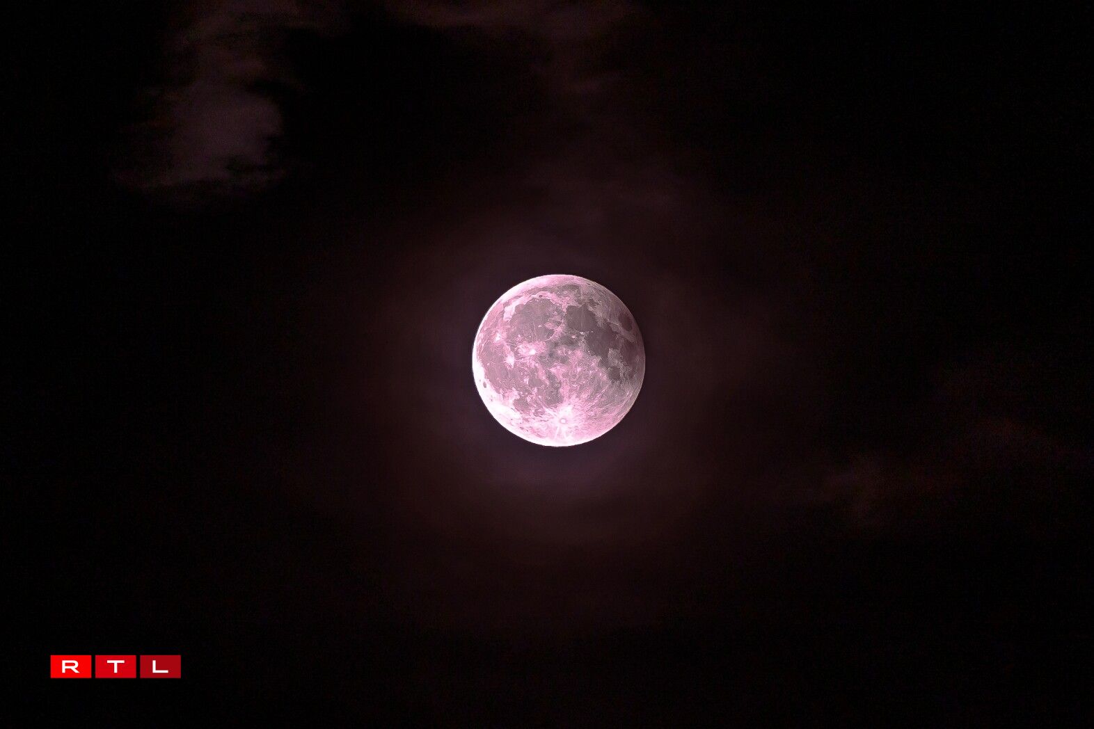 Vue vun der Statu vun der hëlleger Fatima zu Wolz/Domingos Oliveira