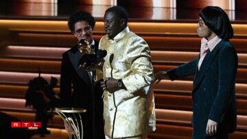 Silk Sonic mat dem Bruno Mars, dem Dernst Emile II an dem Anderson .Paak