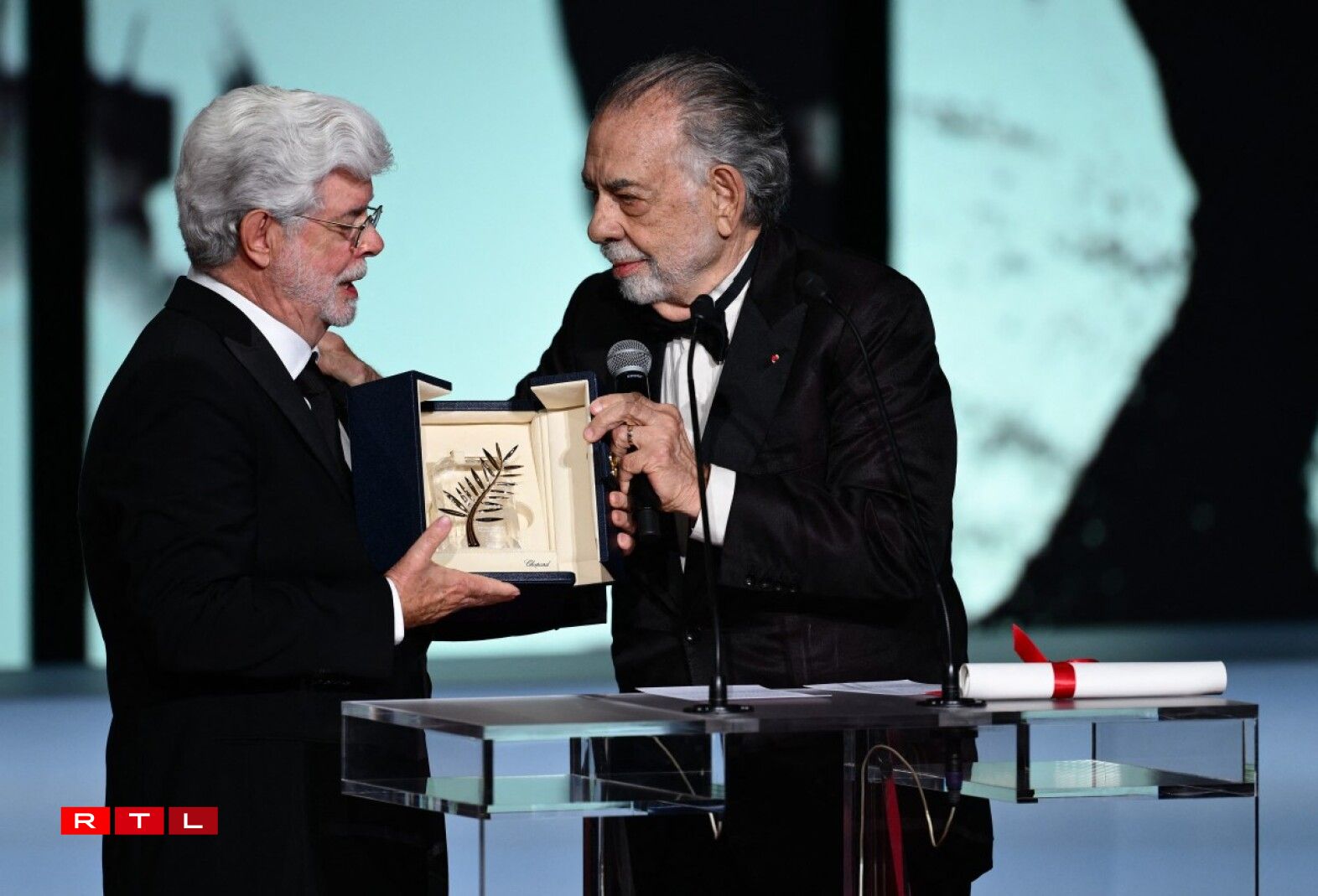 D'Palme d'or d'honneur goung un den US-Regisseur George Lucas. Iwwerreecht gouf him de Präis vum Francis Ford Coppola,
