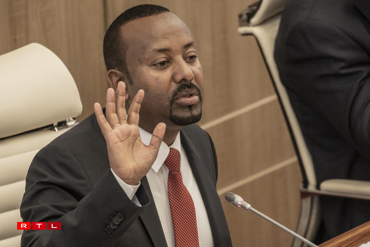 2019: Den ethiopesche Premierminister Abiy Ahmed gëtt fir seng