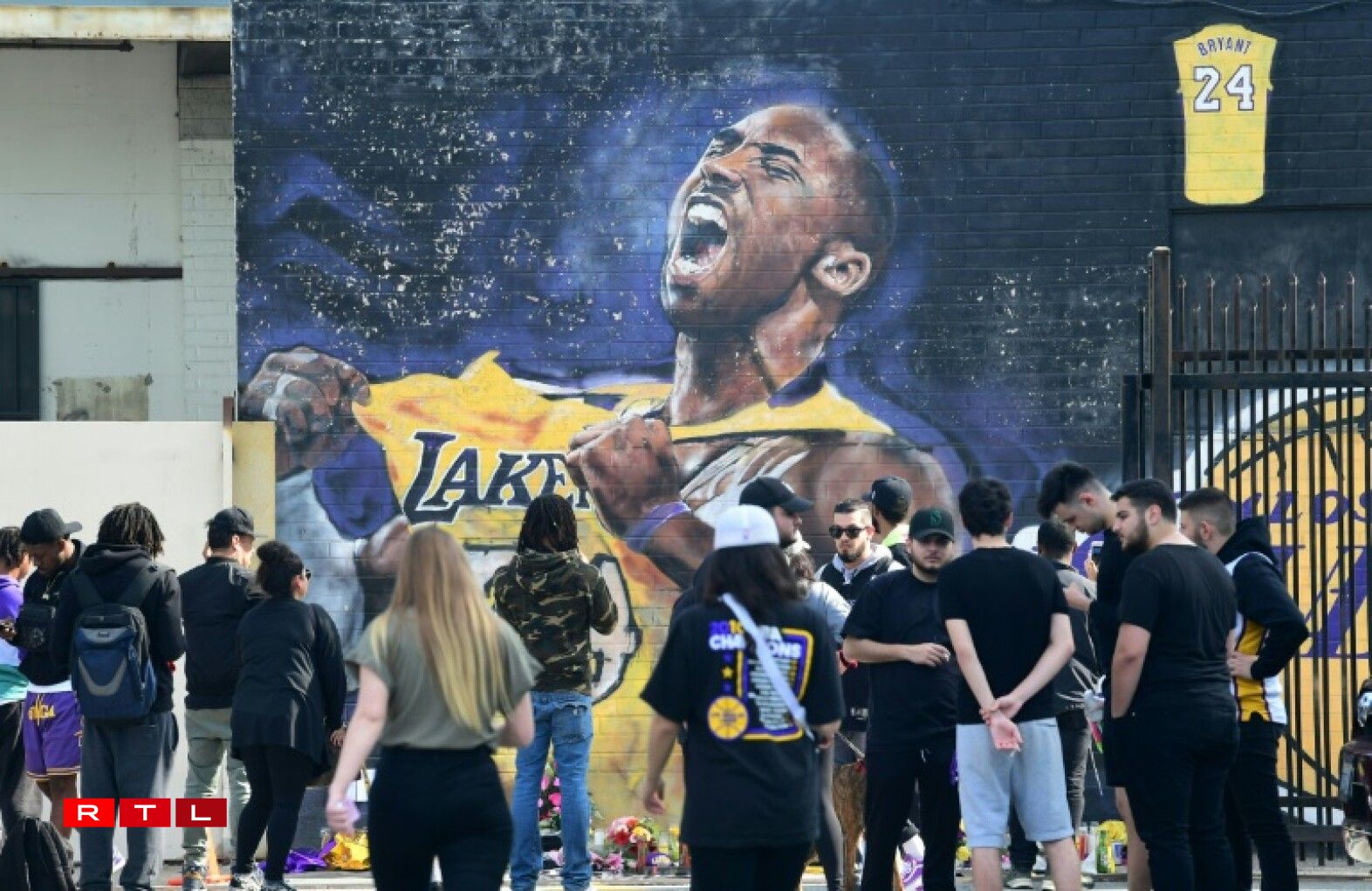 One of the many memorials to Bryant after news of his death emerged.