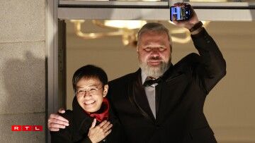 2021: Déi philippinnesch Journalistin Maria Ressa an de russesche Journalist Dmitri Muratow goufe fir hire