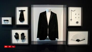 De Met-Musée weist nach bis Mëtt Mee eng Ausstellung zum Karl Lagerfeld.