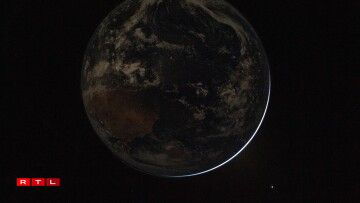 Quatre clichés partagés par les astronautes de la mission Artémis II.