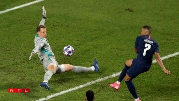 Als beschte Golkipper vum Joer gouf de Manuell Neuer vum FC Bayern München ausgezeechent.