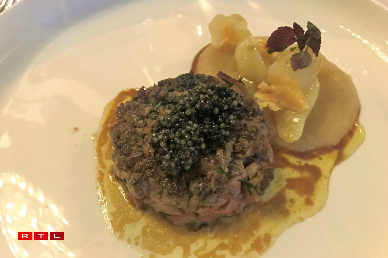 Caviar sur bœuf coupé au couteau