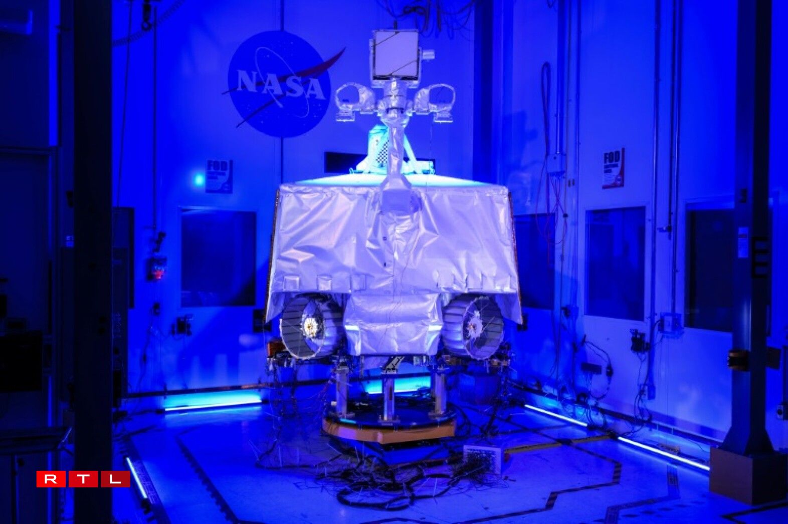 D'Sich no Waasser um Mound opginn. Op d'mannst huet d'NASA den aktuelle Projet Viper opginn. Zu Lëtzebuerg gëtt weider gefuerscht, dat ënnert anerem um Belval beim LIST.