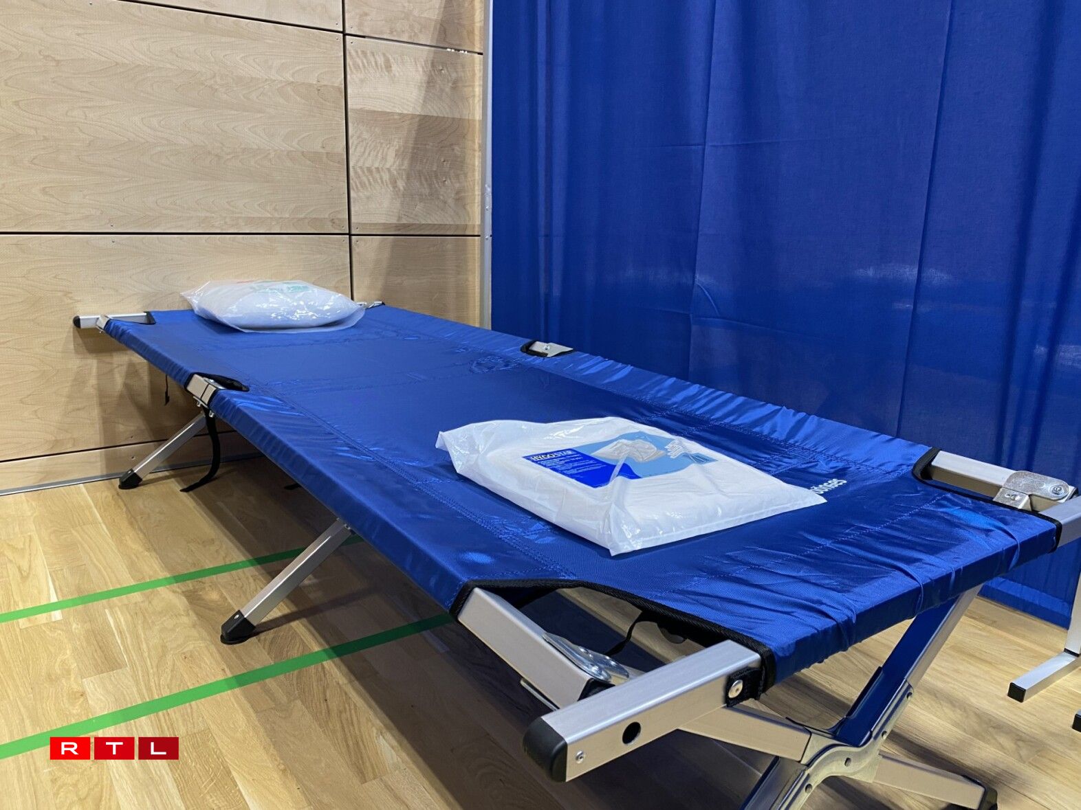 Ee Feldbett am Centre d'accueil zu Hesper.