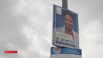 Op der Stäreplaz houngen och déi zwee Plakater iwwereneen, do gouf dat ënnescht Plakat awer gewiesselt.