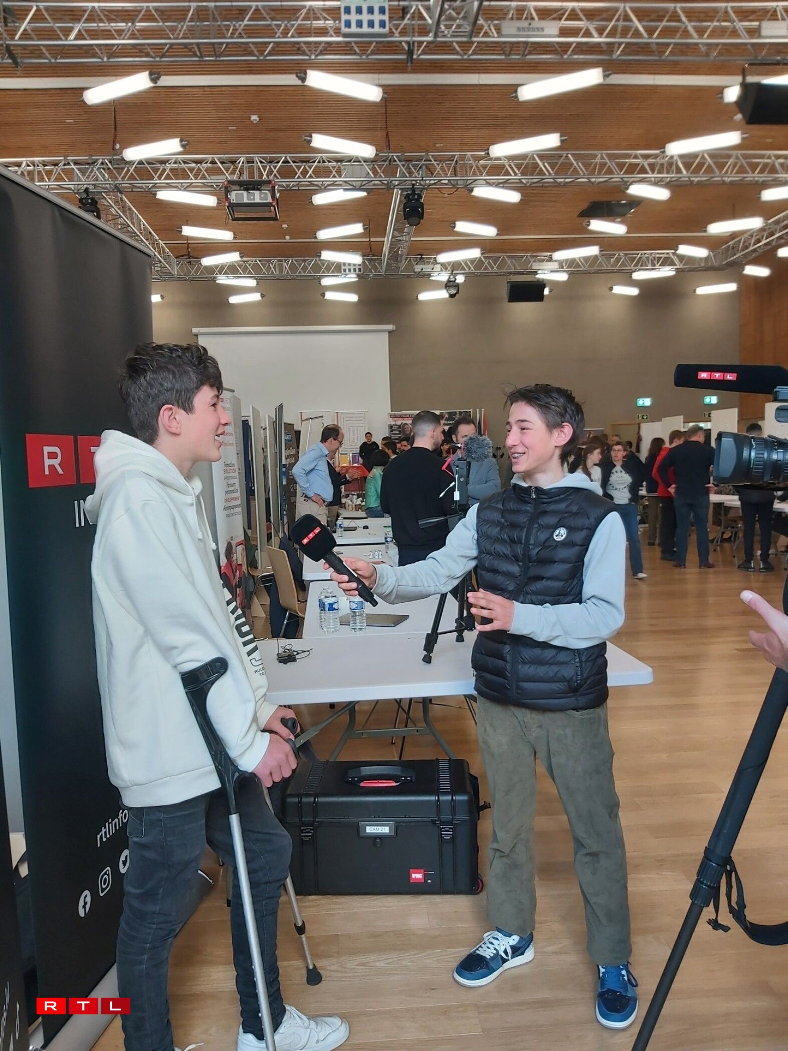Les élèves se mettent dans la peau d'un journaliste au salon des métiers du lycée Vauban.