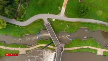 Elo huet een déi ganz Plaz gutt am Bléck. Schéngt zimmlech kloer elo ze sinn, oder?