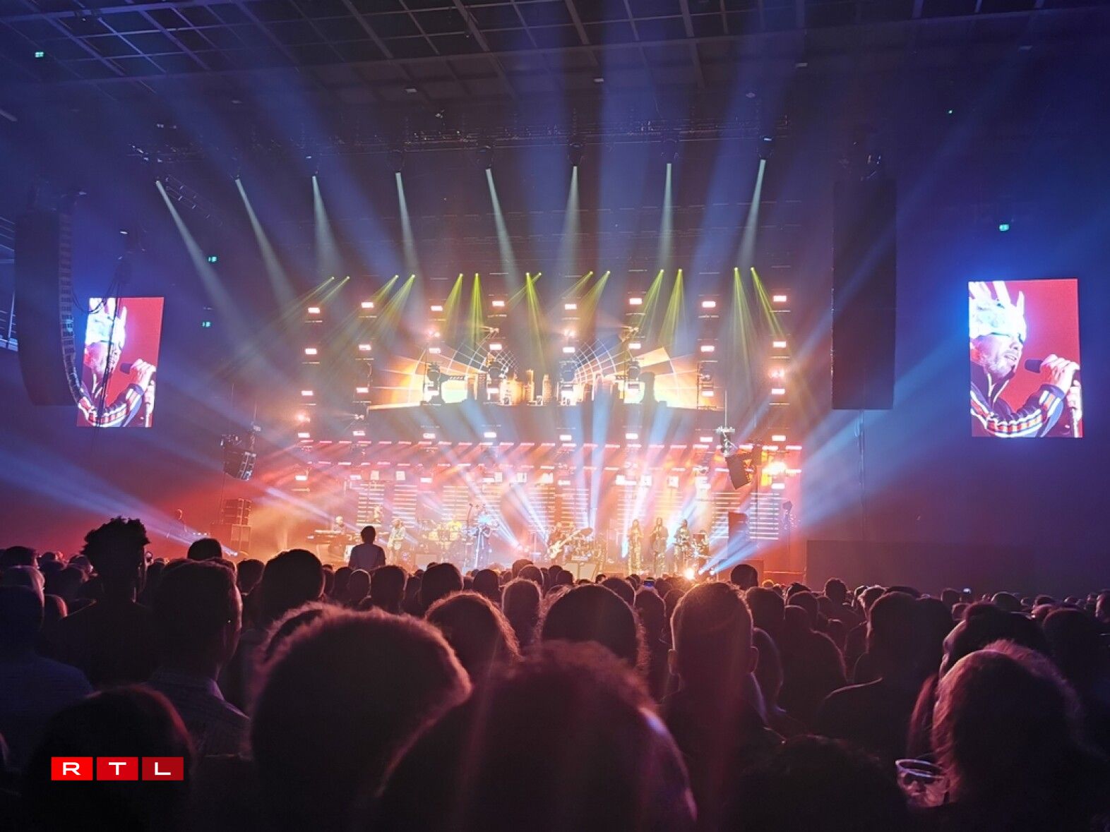 Photo prise lors du concert de Jamiroquai à la Rockhal (Belval), avant de zoomer avec le Huawei P30 Pro (ISO 50, 5s, f1,6, 3648x2736)