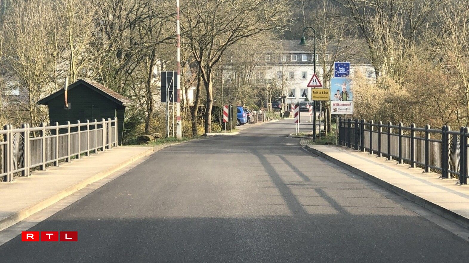 Grenziwwergang zu Bettel um Freideg de Moien 8.30 Auer