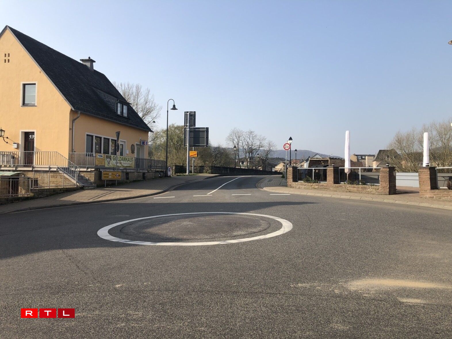 Grenz Iechternacherbréck e Freideg de Moie géint 9.40 Auer.