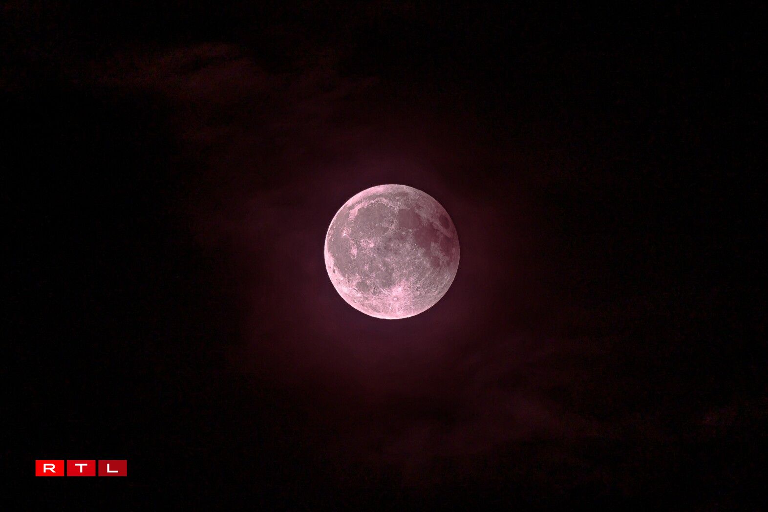 Vue vun der Statu vun der hëlleger Fatima zu Wolz/Domingos Oliveira