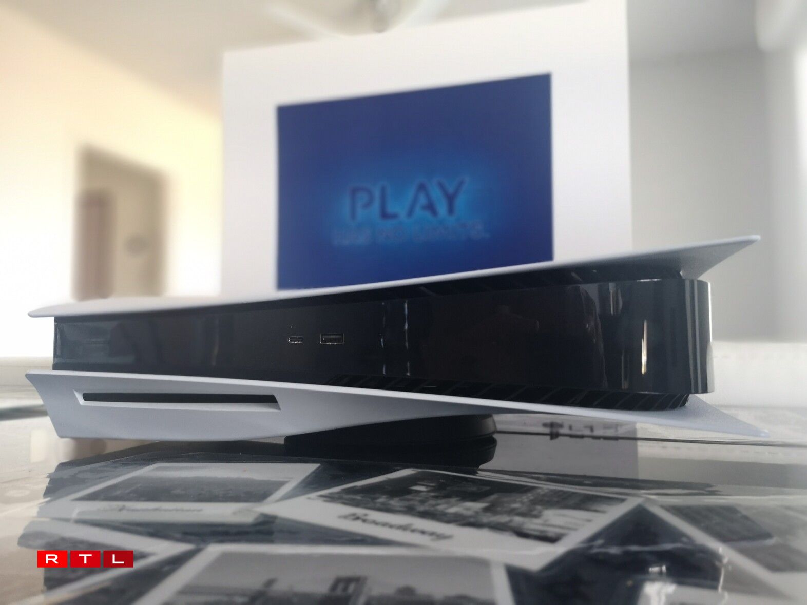 Il faut utiliser un socle fourni par Sony pour pouvoir installer la PS5 à l'horizontal.