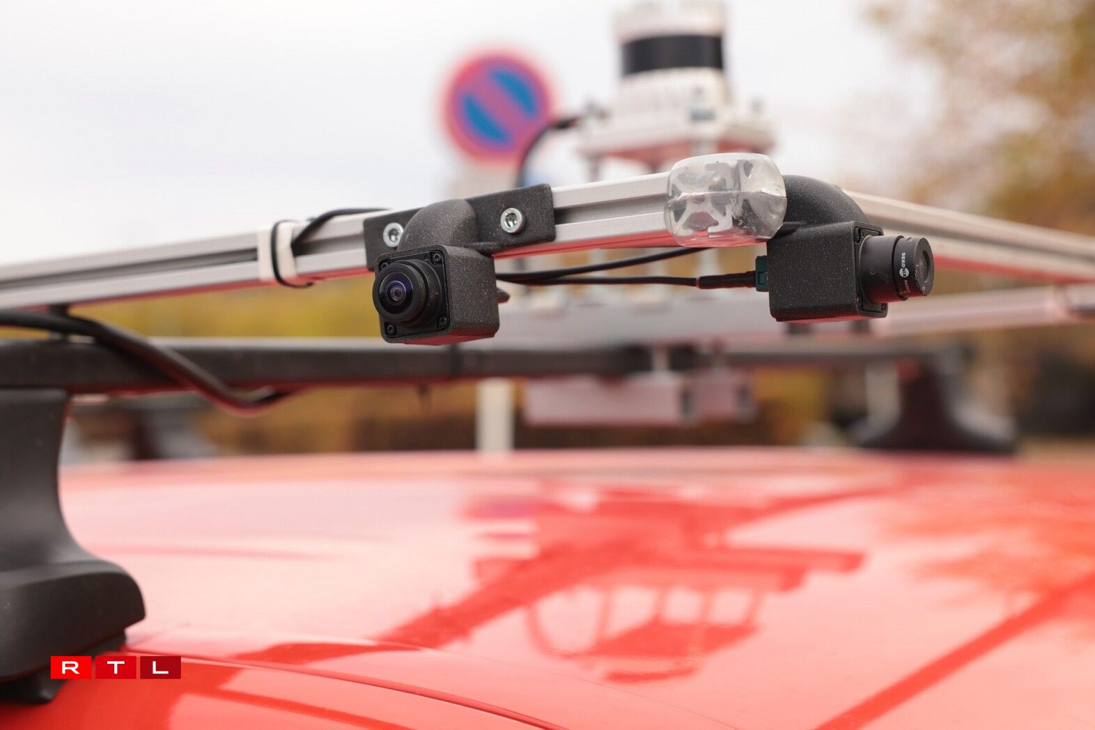 The cameras on the roof of the autonomous car.