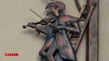 Veit with his violin @ Café beim Laange Veit.