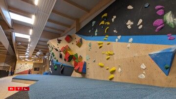 Les blocs sont classés par niveau, de 1 à 8. De quoi permettre aux débutants de trouver une voie pour se lancer, et aux grimpeurs chevronnés de se mesurer aux cotations les plus relevées.