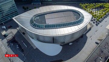 A full perspective should tell you what building we are looking for.