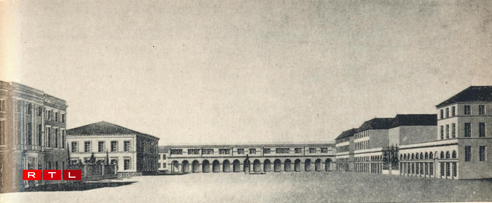 Arcades at Place Guillaume II.