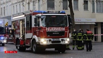 Les pompiers interviennent dans la zone piétonne de Trèves le 1er décembre 2020
