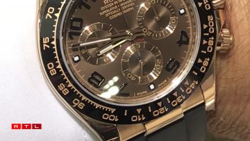 Foto vun der geklauter Luxus-Auer. Dem Affer no handelt et sech ëm eng Rolex Daytona mat Oysterflex.