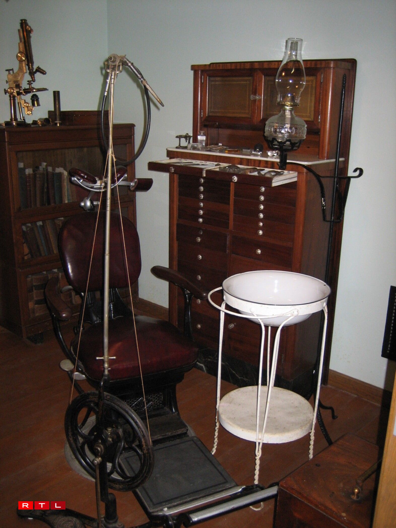 Dental chair and equipment belonging to Dr. Bernard J. Cigrand - now on exhibit at Blackberry Farm, Aurora, Illinois