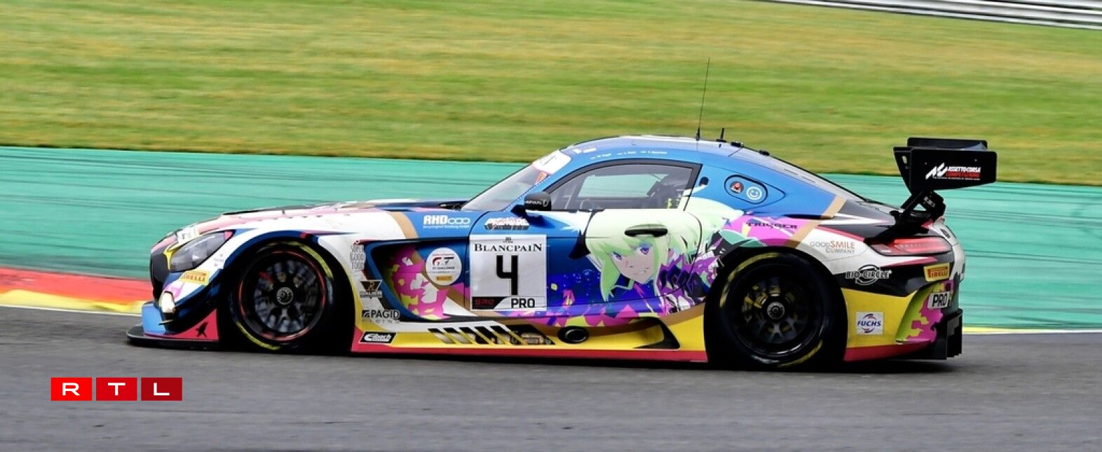 PLAZ 3: De Black-Falcon-Mercedes mam Maro Engel, dem Yelmer Buurman an dem Luca Stolz.