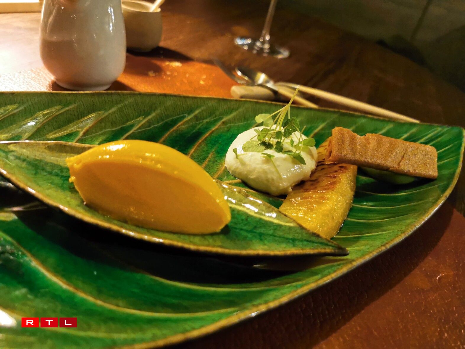 Et pour terminer ce menu à 75€: l'ananas rôti aux épices avec une crème à l'avocat brûlé et sa glace à la mangue.