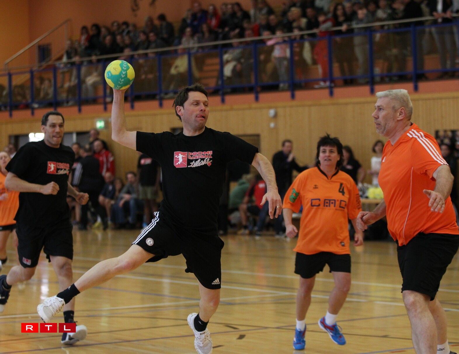 De Luc Holtz beim Télévie Promi-Handball de 15. Mäerz 2015 zu Réiden.