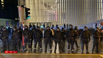 Police virun der Philharmonie