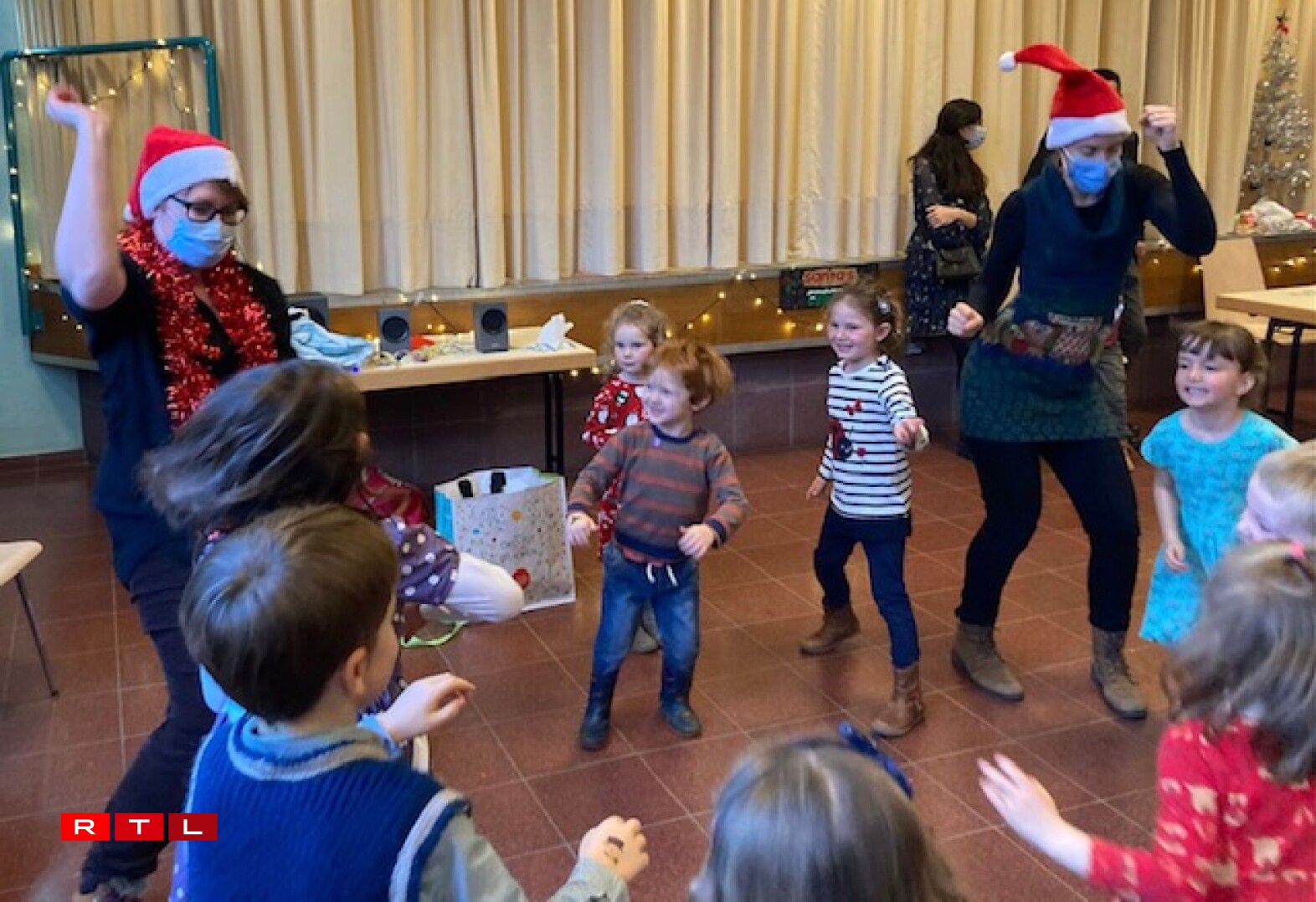 (Left to right; forward-facing) Katy, Rosie, Duncan, Amelie, Rosie and Matilda