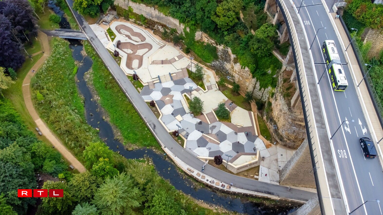 We are looking down into the Grund.