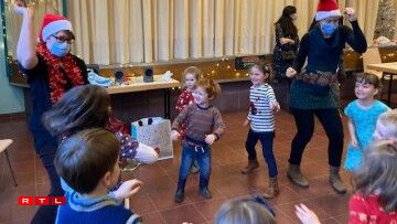 (Left to right; forward-facing) Katy, Rosie, Duncan, Amelie, Rosie and Matilda