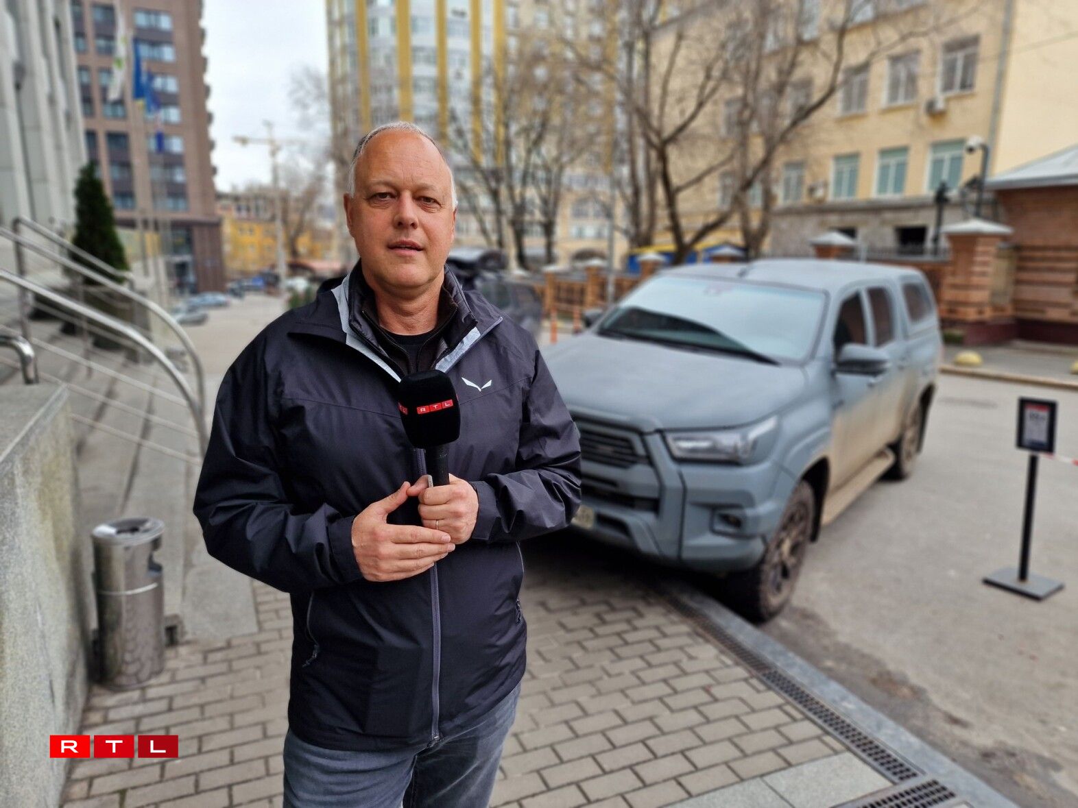 Jeannot Ries alongside Arnaud Serexhe in Ukraine.