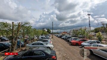 Le parking temporaire situé rue des abattoirs près de la gare de Thionville, bientôt remplacé par le nouveau quartier Rive Droite.