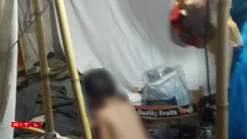 C'est ainsi que les enfants de Bushra se douchaient lorsqu'il y avait assez d'eau dans le camp de Kos