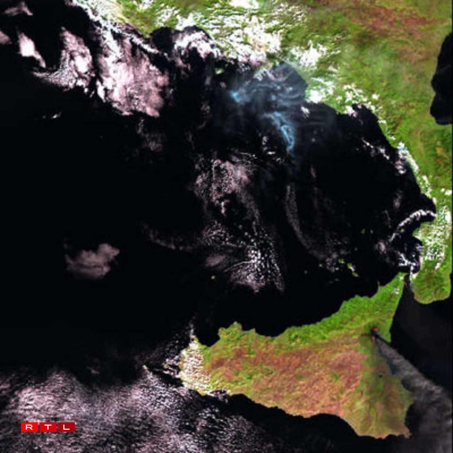 Satellitte-Foto vum Etna 2002.