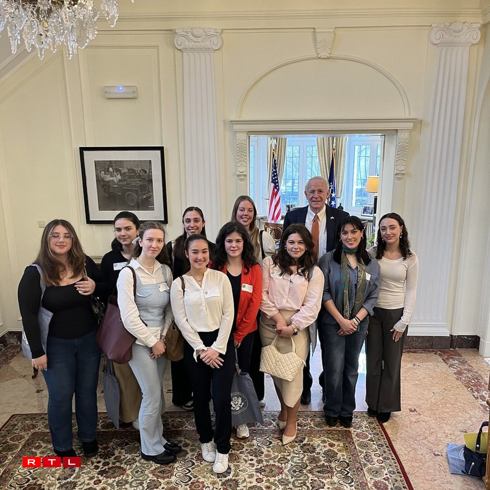 The participants with the US Ambassador, Mr. Tom Barret.
