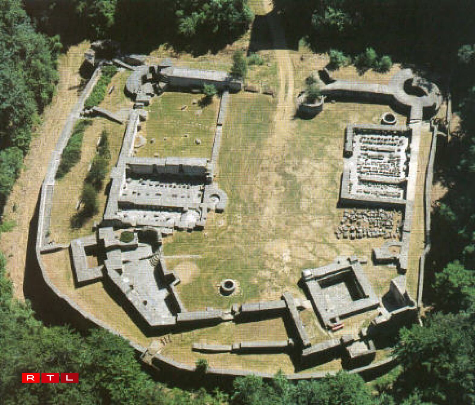 Aerial view over the castle ruins.