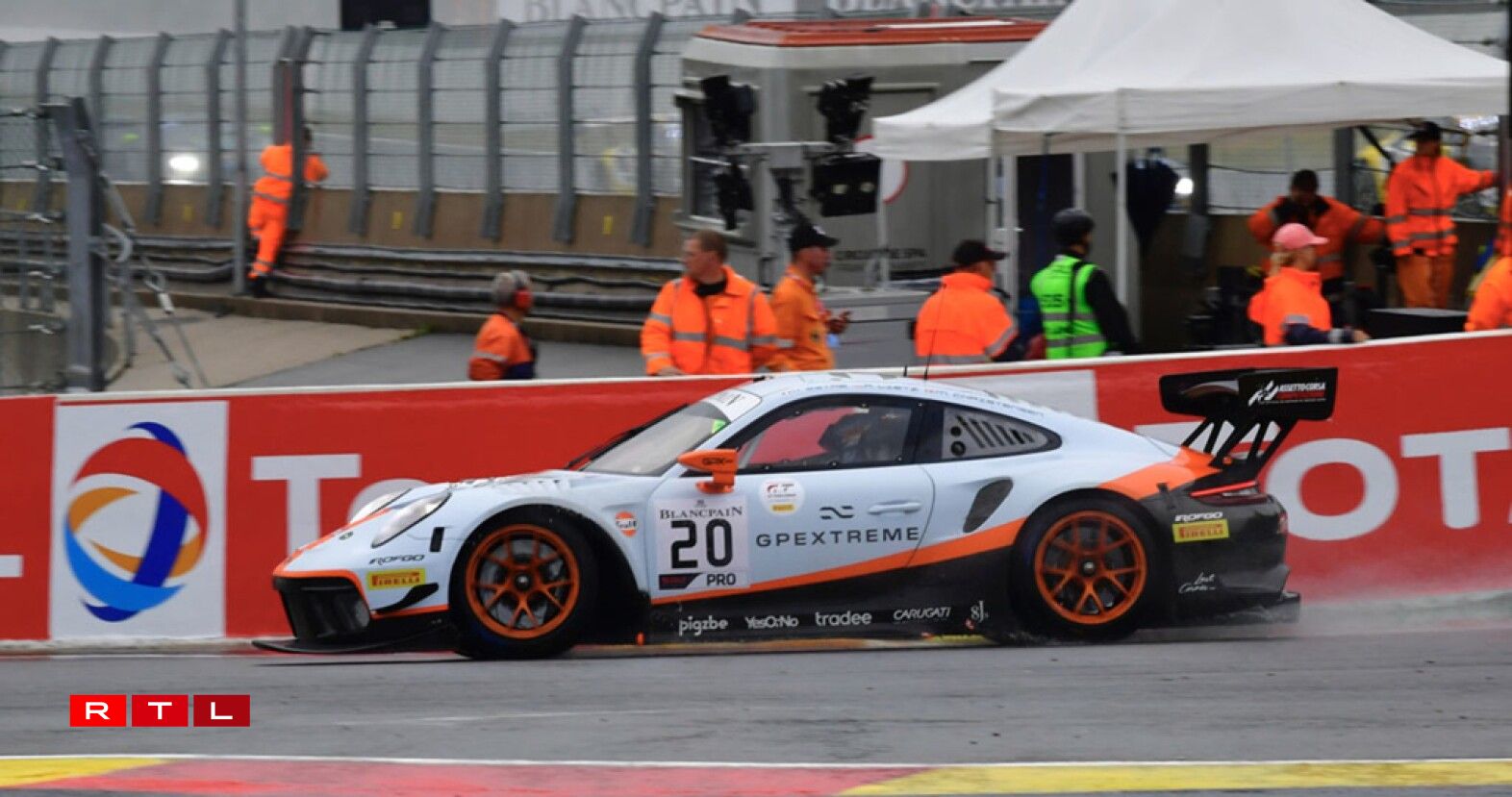 PLAZ 1: De GPX-Porsch vum Kevin Estre, Richard Lietz a Michael Christensen.