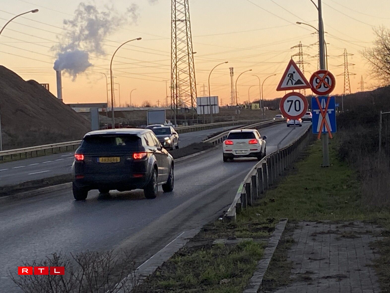 Um 7.30 Auer e Méindeg de Moien ass den Trafic Héicht Rond-point Raemerich gelaf