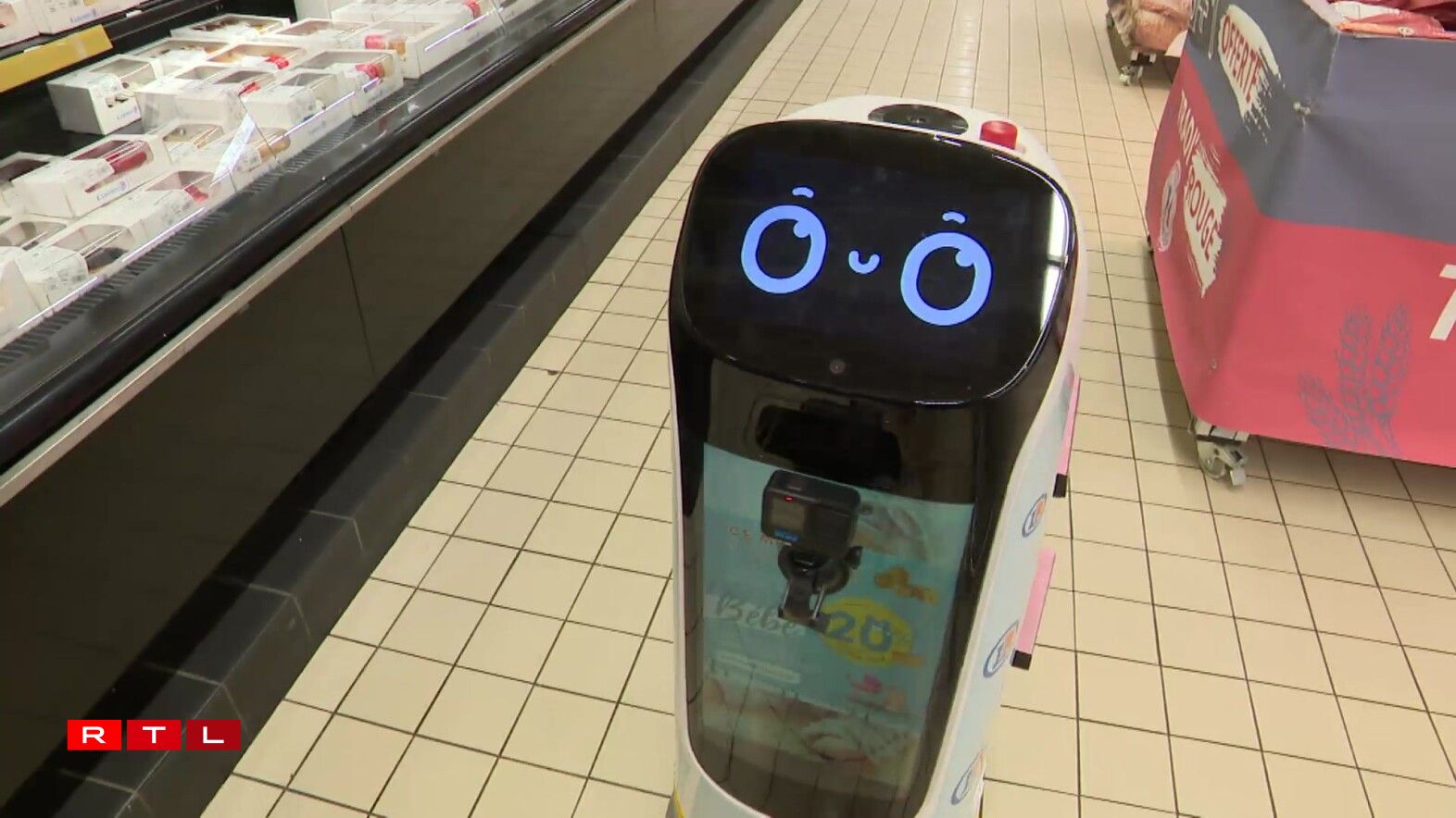 Ce robot est capable de trouver son chemin parmi les rayons de l'hypermarché, et d'y guider les clients.